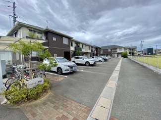 【駐車場】