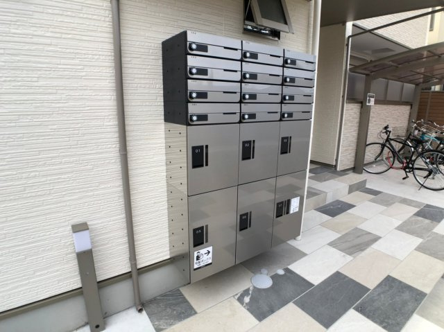 クリエオーレ金岡のエントランス
