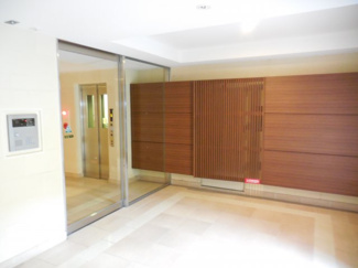 【ロビー】 | 高級感のあるエントランス