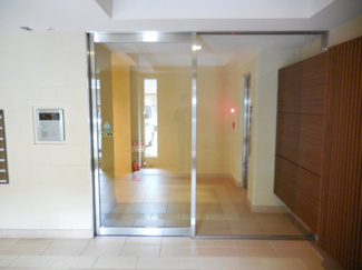 【エントランス】 | 高級感のあるエントランス