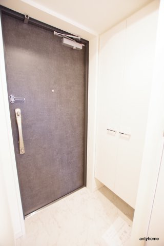 オーキッドレジデンス新大阪　仲介手数料無料の玄関