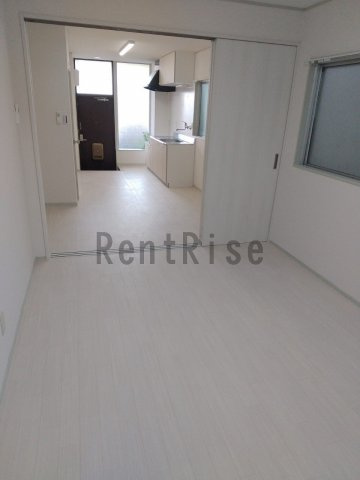 サンシャイン岩倉Ⅱの居間・リビング