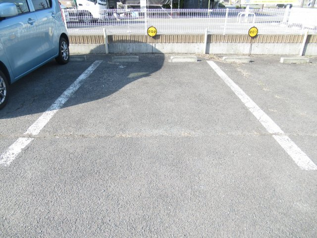 サンライズこうわの駐車場