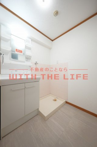 サンヒルズ花畑【キャッシュバック対象物件】の洗面所|広い洗面スペース