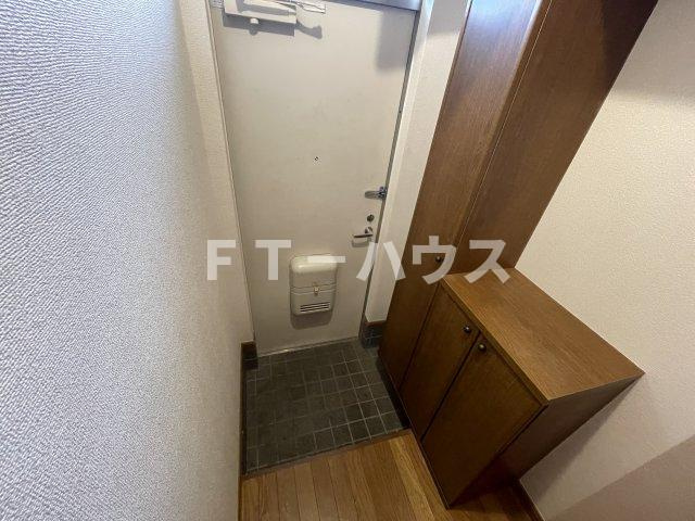 ラピスラズリ前原西の玄関