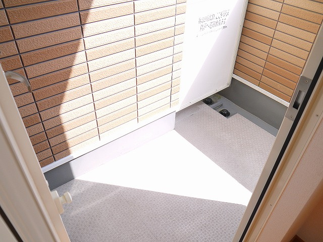 コンフォート浅古Ⅱのバルコニー|外からの目が気にならないバルコニーで洗濯物が干せます