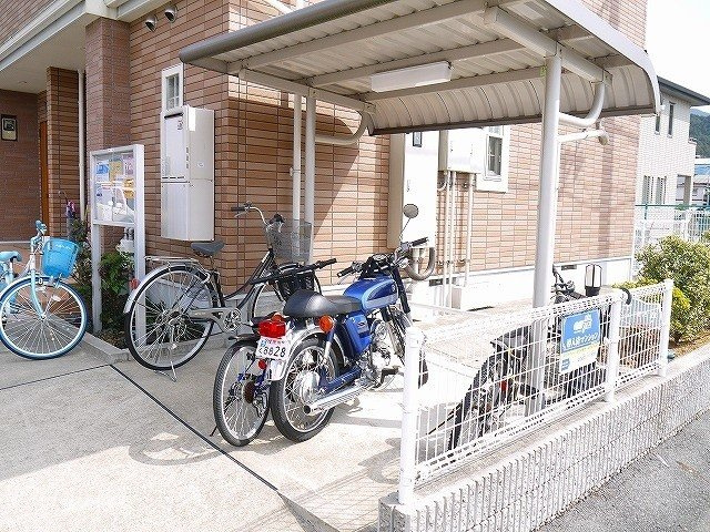 コンフォート浅古Ⅱのその他共用部分|自転車置き場
