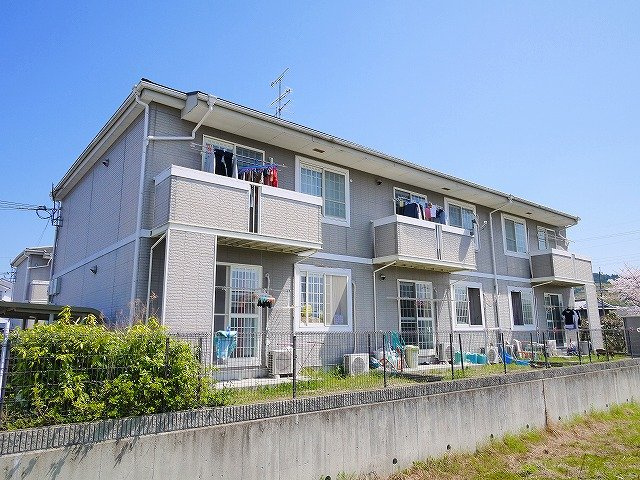 ソレアード泉川Ｂの外観|おしゃれな外観です