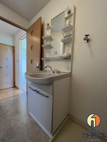 セジュール・シャイニングＣ棟の独立洗面台|独立洗面台、朝の身支度には欠かせません