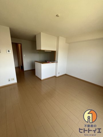 セジュール・シャイニングＣ棟の居間・リビング|ゆったり過ごせる居間です