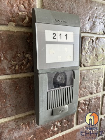 セジュール・シャイニングＣ棟の玄関