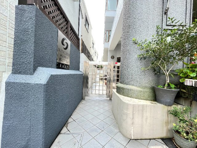 サンクラッソ阪急六甲駅前EASTのエントランス