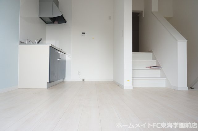 熊本市中央区壺川２丁目のアパートの居間・リビング