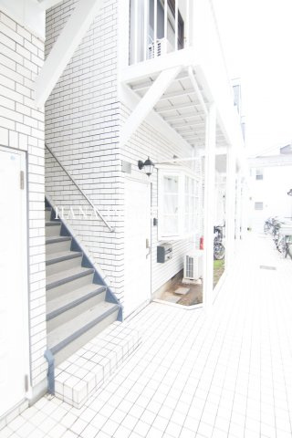 ローズアパートＱ３５のエントランス