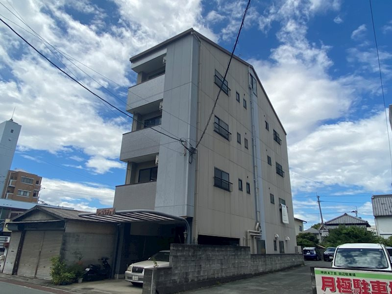 熊本市中央区坪井４丁目のアパートの外観