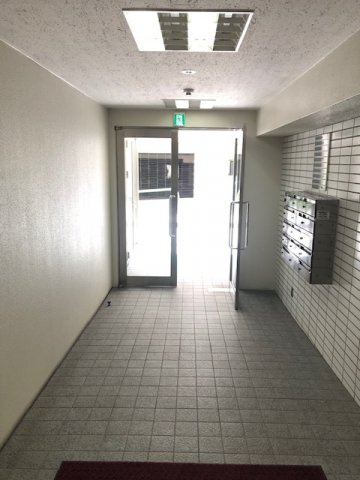 第７ＳＹビルの玄関