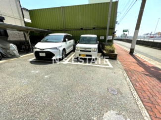 【駐車場】