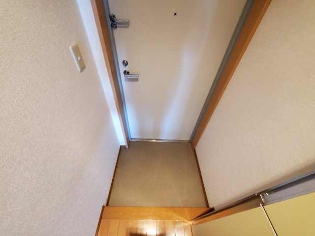 グランシャトー津田沼の玄関