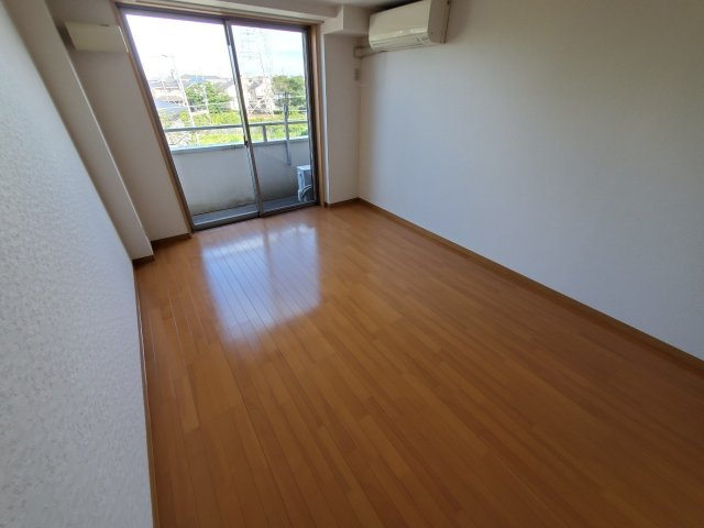 グランシャトー津田沼の居間・リビング