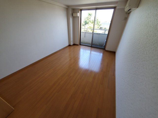 グランシャトー津田沼の居間・リビング