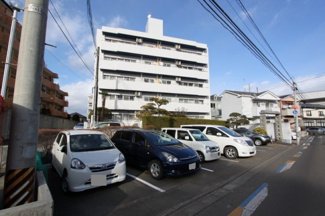 【駐車場】