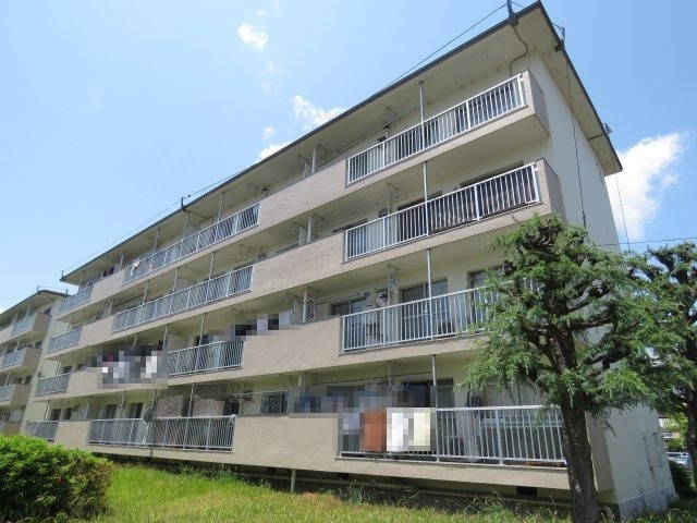 三光町団地3号棟　2LDK家具付リノベ済中古マンションの外観
