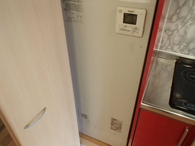 【設備】 | Celeb布施東 | 電気温水器