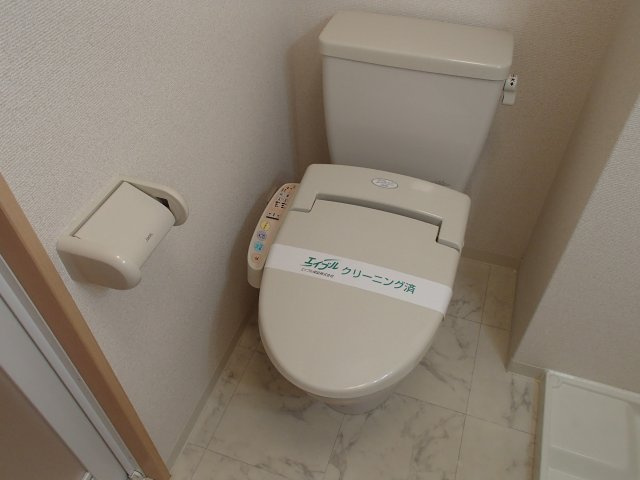 【トイレ】 | Celeb布施東 | 落ち着いた色調のトイレです