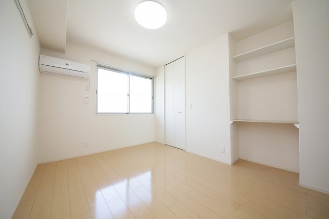 クラベールの洋室