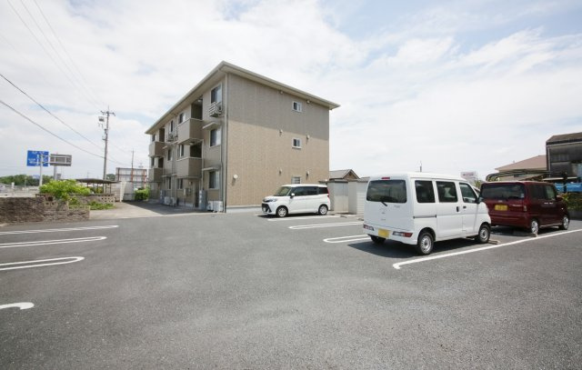 クラベールの駐車場