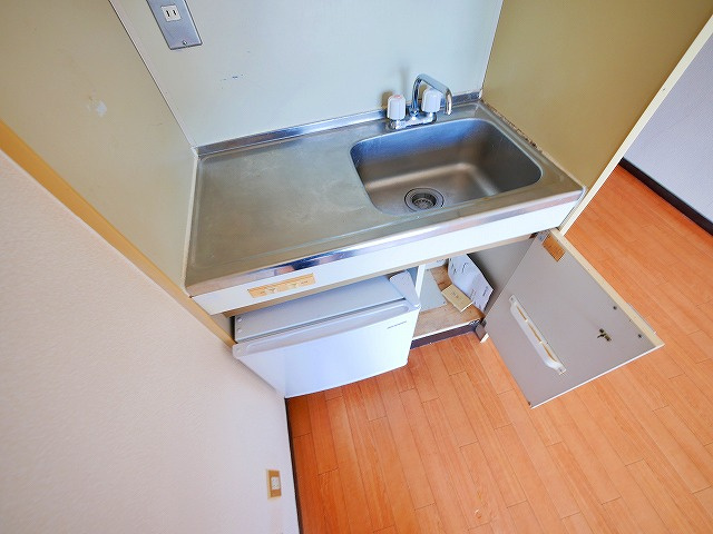 サンハイツ新大宮の玄関