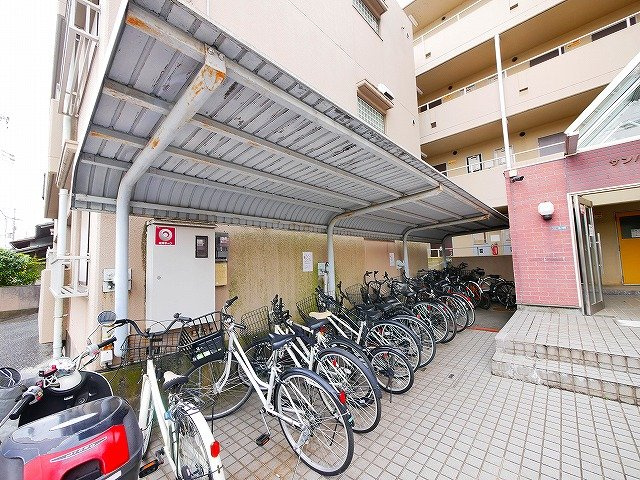 サンハイツ新大宮のバルコニー