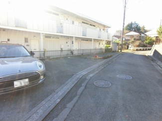 【駐車場】 | いつでも目の届く敷地内に駐車場があります♪荷物がかさばりがちなお買物にも、敷地内駐車場があると便利ですよね☆