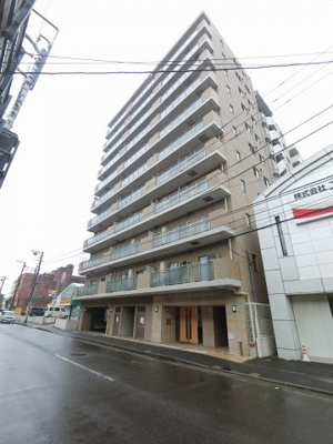 【外観】 | リステージ岸根公園 | 総戸数４９戸、２００５年１月築、管理人は日勤勤務につき管理体制良好です♪