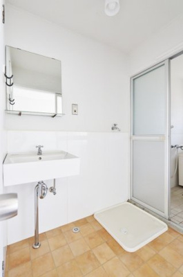 【洗面所】 | 本谷マンション | 広い洗面スペース