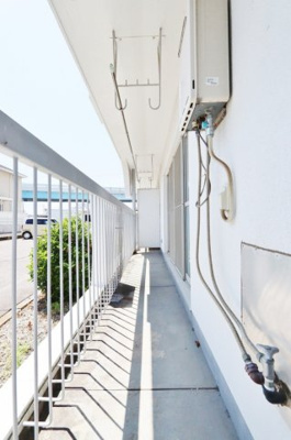 【バルコニー】 | 本谷マンション | 広々としたバルコニーです