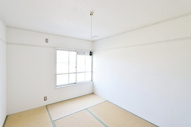 【和室】 | 本谷マンション | 畳の上でゆっくりとくつろげる和室です
