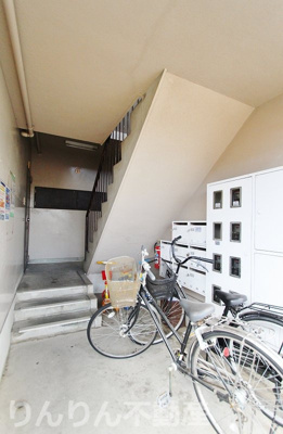 【エントランス】 | 本谷マンション | ゆとりのあるエントランスです