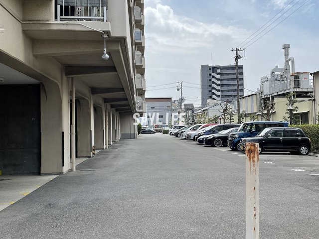 緑橋レックスマンションの駐車場