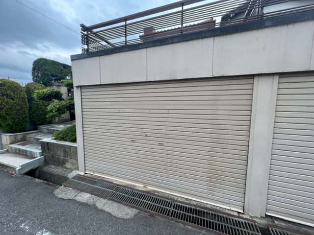 金剛1丁目貸家の駐車場
