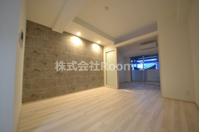 【居間・リビング】 | CITY　PAL　CREST　TANIMACHI　 | こちらのリビングで趣味の時間をお楽しみください
反転