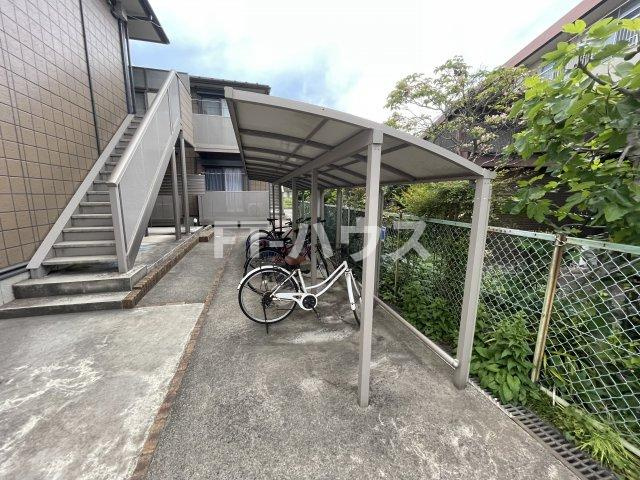 ブラン　ラトゥールⅡの駐車場
