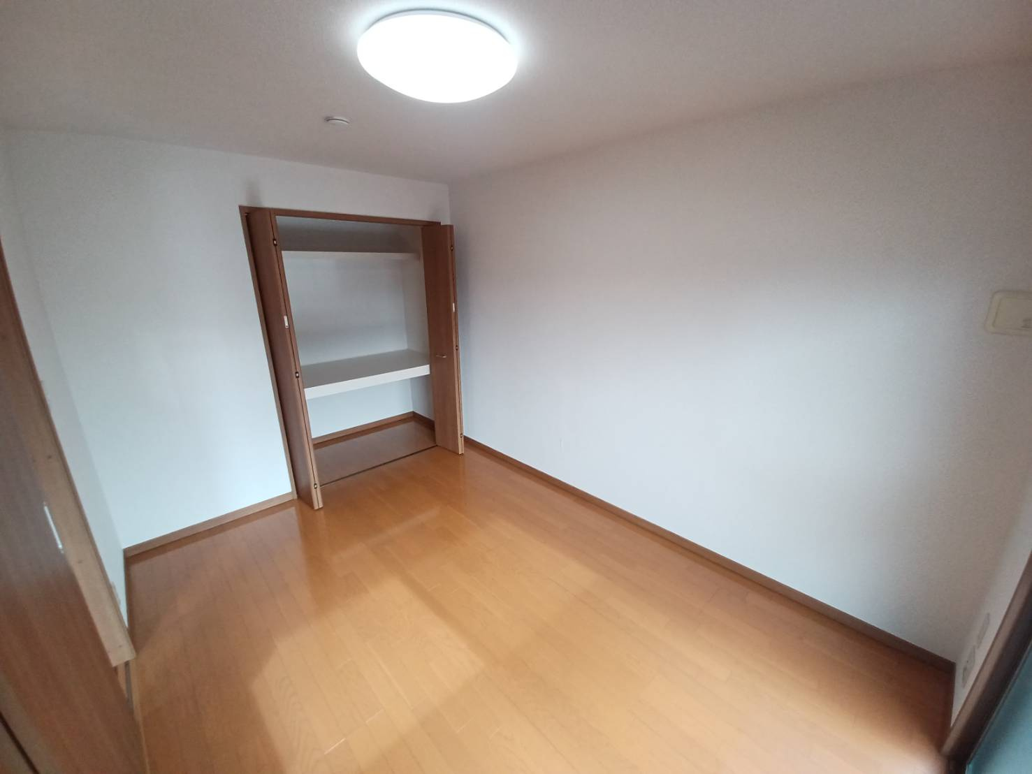 ヒーローマンション・リヴェールの洋室