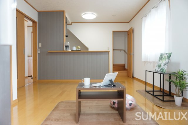 スカイハイツ新屋敷の居間・リビング