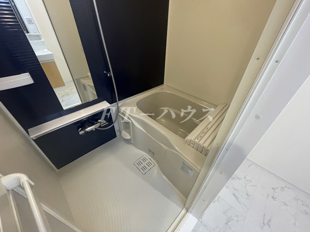 ラーハ前原の浴室