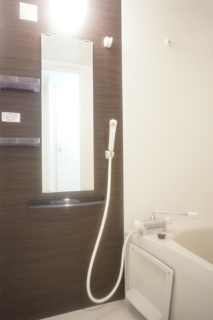 リブリ・アイリス幕張本郷の浴室