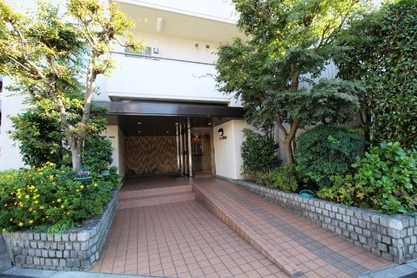 コンド瀬田のエントランス