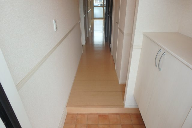 ロジュマンB棟の玄関