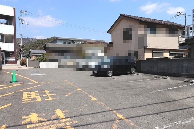 ラ・ヴィスタの駐車場|駐車スペースもあります