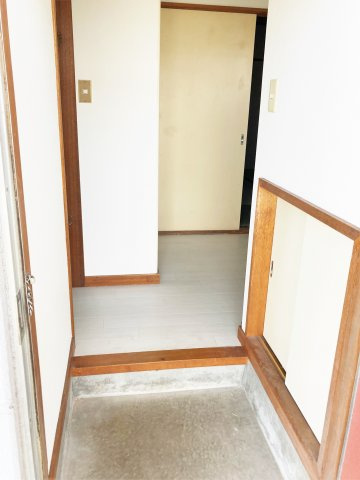 パレットハウスの玄関